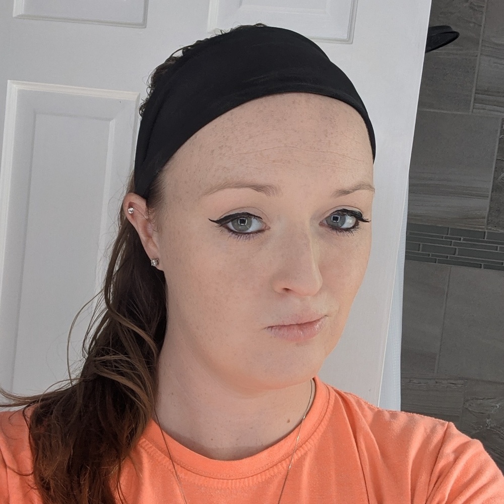 Meet your Posher, Leigh